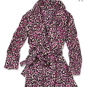 Victoria’s Secret pink leopard fleece robe XS/S
